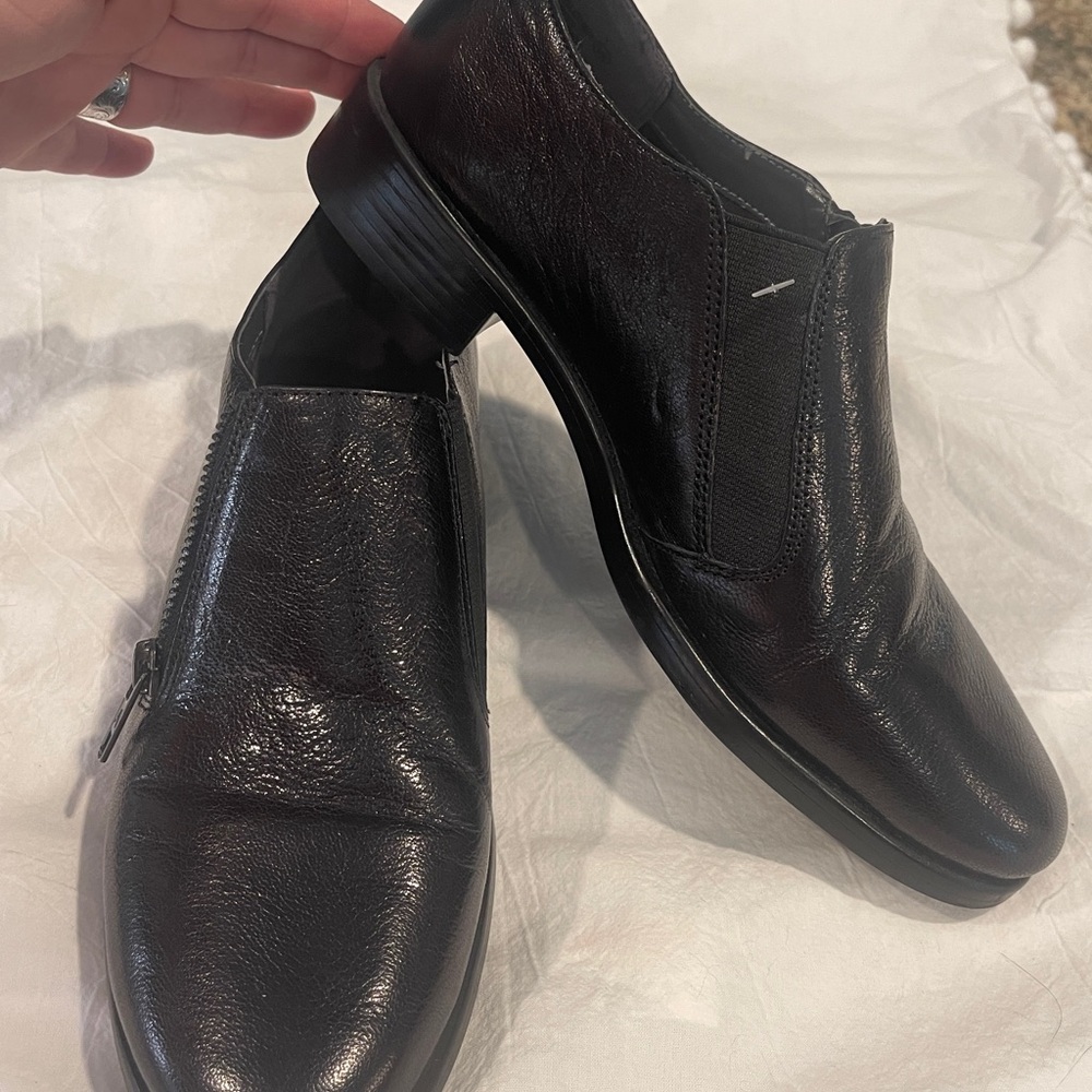 AEROSOLES Black Leather Flats - Picture 4 of 8